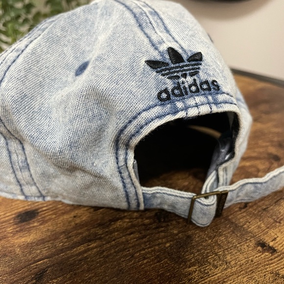 Women’s Adidas Hat - Picture 2 of 3